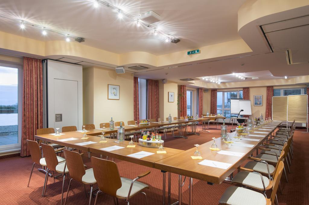 Hotel Rheinpark Рес Экстерьер фото